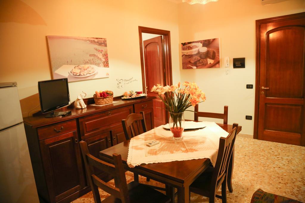 Casa Sant'Oronzo Apartment Lecce Ngoại thất bức ảnh